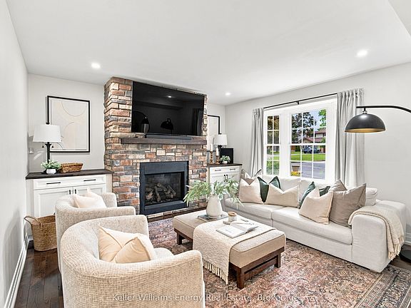 4th image of 1014 Pinetree Ct