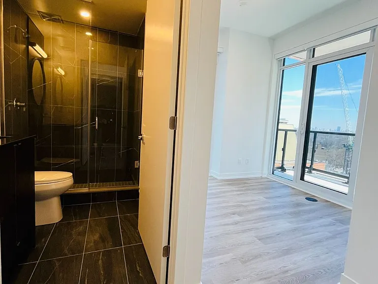 771 Yonge St #1208 — Photo 11