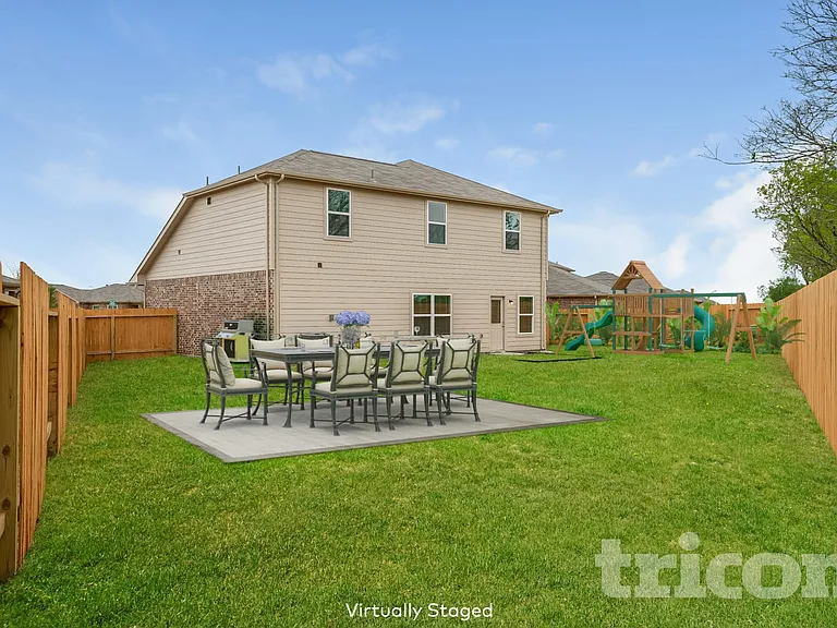 301 Summer Horse Dr — Photo 14