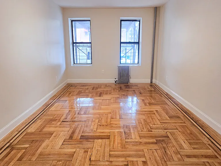 1404 Noble Ave #1G — Photo 3