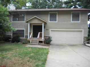 568 Oak Hill Dr, Lake Saint Louis, MO