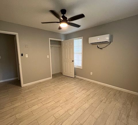 3rd image of 3130 Cartwright St