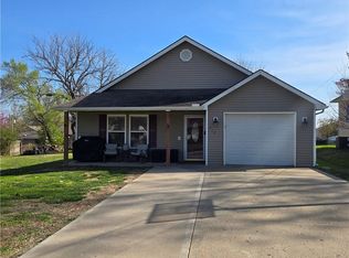 710 W Dryden St, Odessa, MO 64076