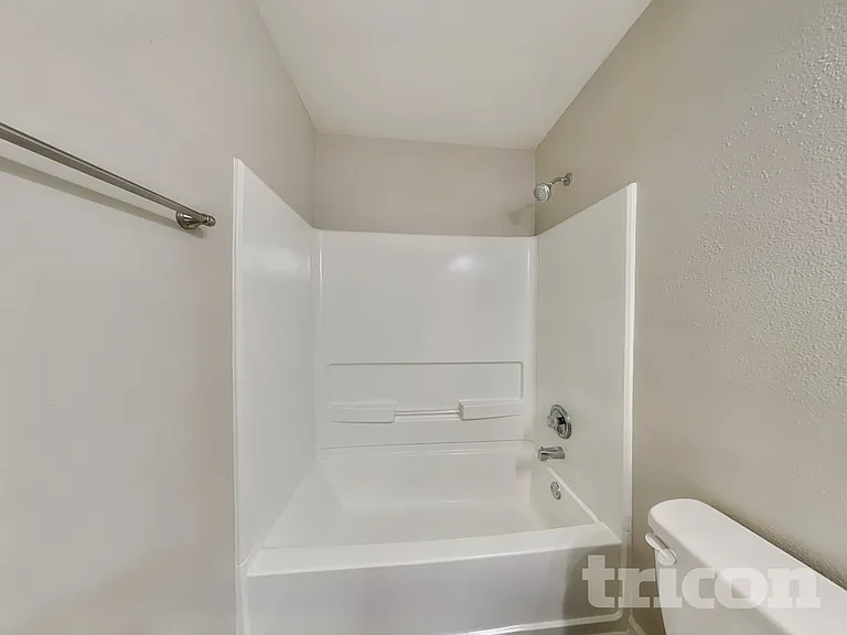 2336 Blackthorn Dr — Photo 13