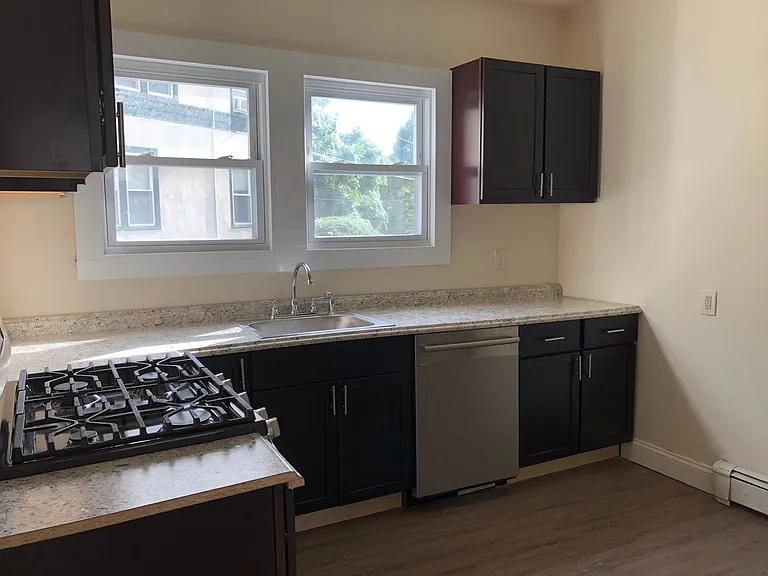 41 Lincoln Ave — Photo 23