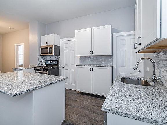 2nd image of 1806 N Richmond St APT 1R