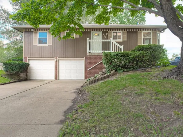 401 SE Jackson St, Lees Summit, MO 64063