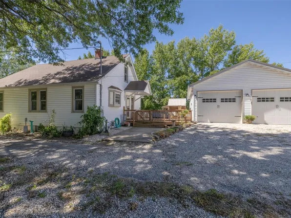 105 W 2nd St S, Wright City, MO 63390