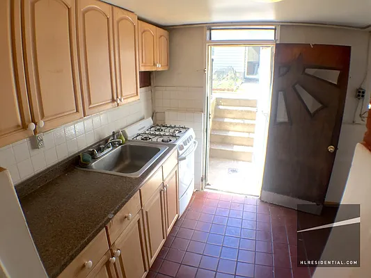 Rented by Highline Residential | media 35