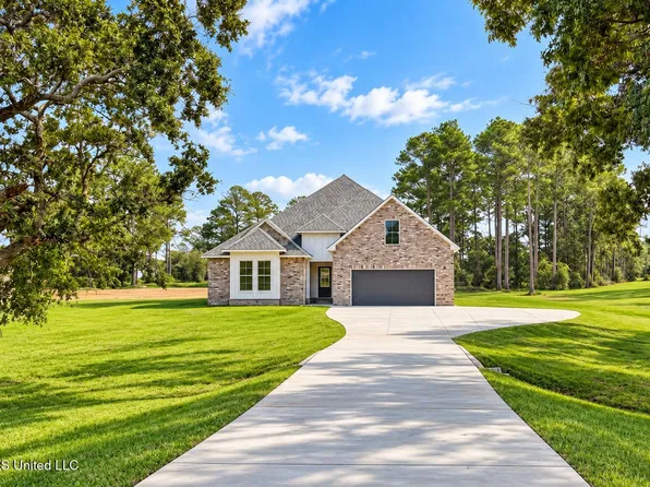 17952 Fairway View Dr, Biloxi, MS 39532