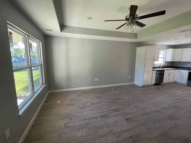 1615 Hill Valley Dr — Photo 7