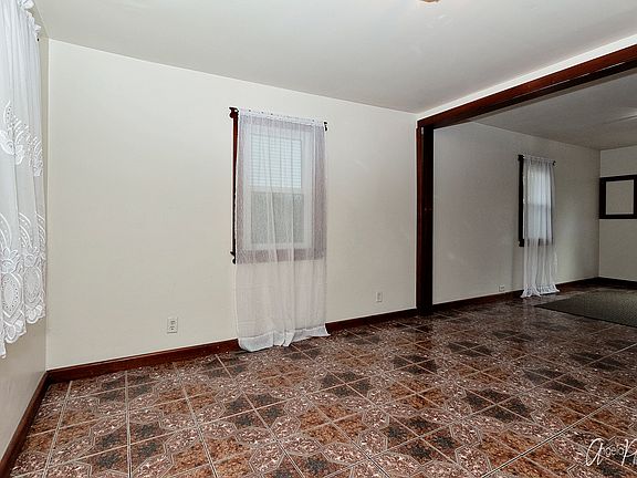 4th image of 1613 Brentwood Dr