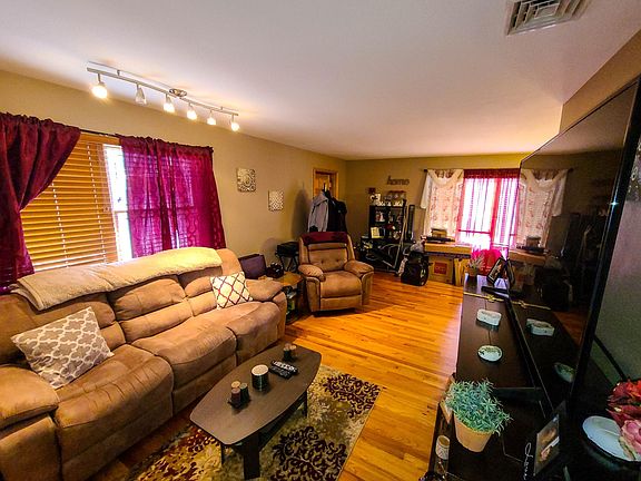 3rd image of 112 Belfield Ave