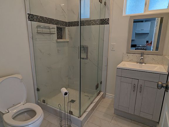 5th image of 6616 Gaviota Ave