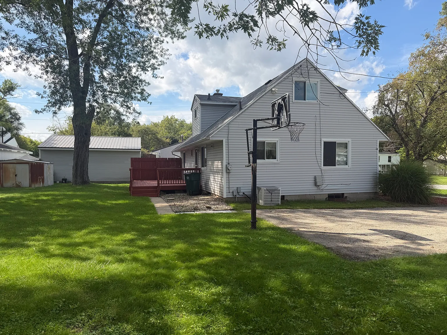 4 bed, 1440 sqft, $1,650 — Photo 3