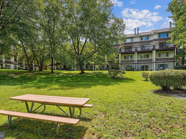 18273 Leman Lake Dr — Photo 33