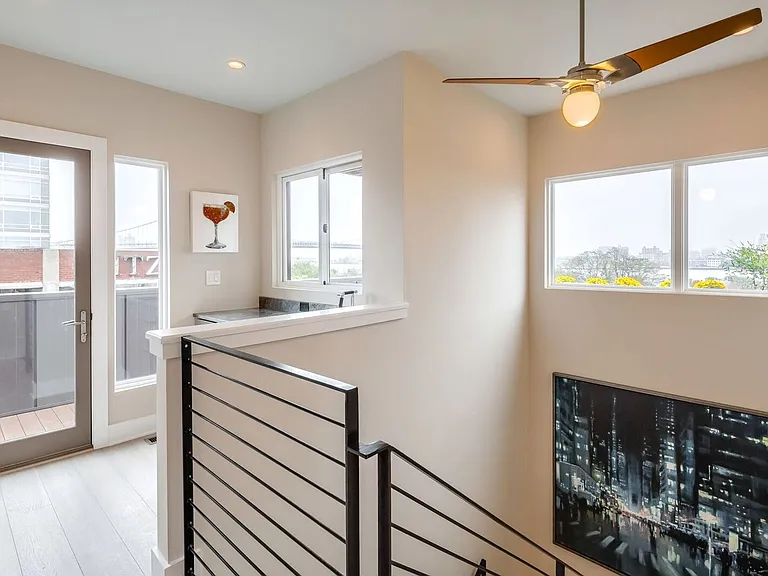 147 S Hancock St — Photo 36