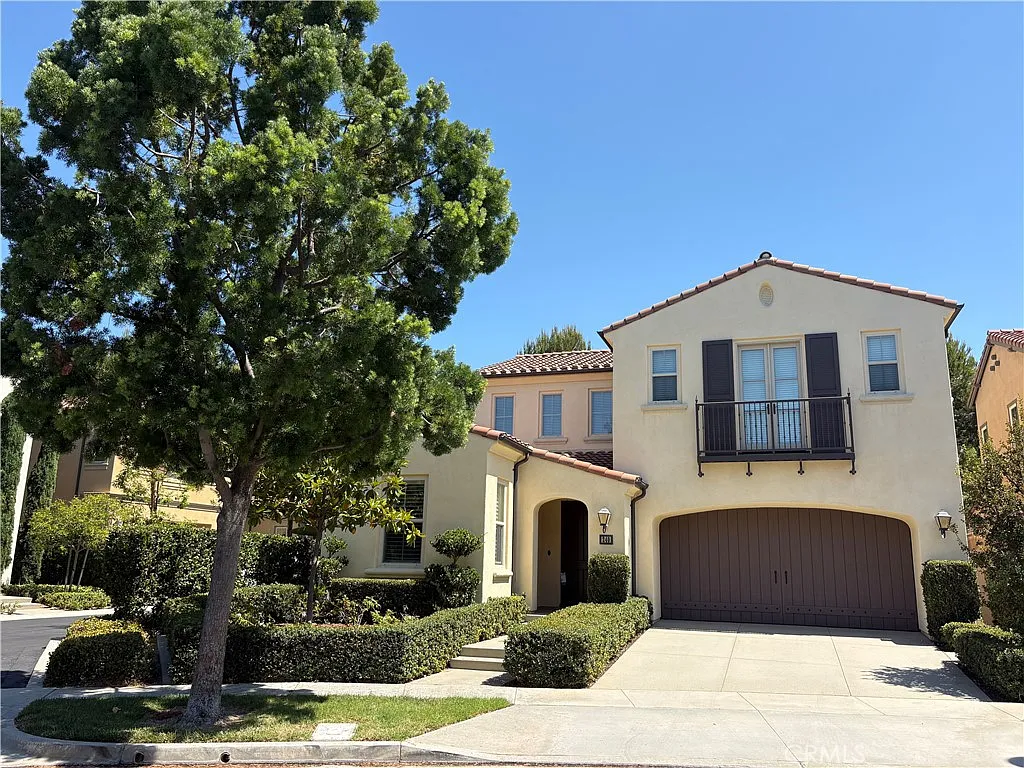 4 bed, 2613 sqft, $5,850 — Photo 1