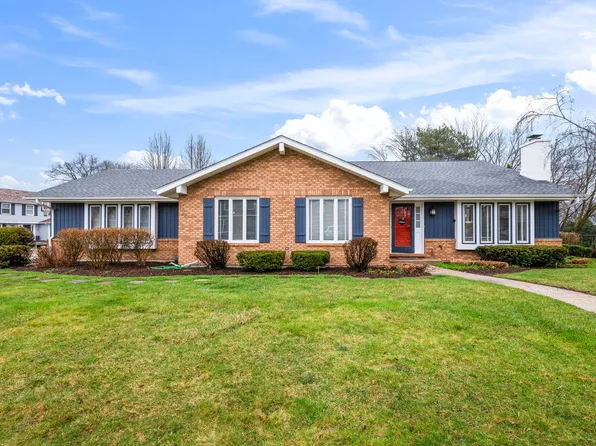 1120 Furlong Dr, Libertyville, IL 60048