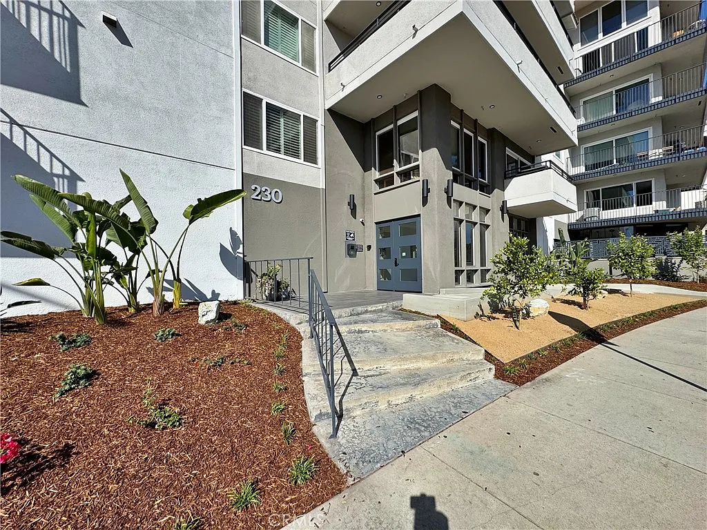 2 bed, 1346 sqft, $5,700 — Photo 1