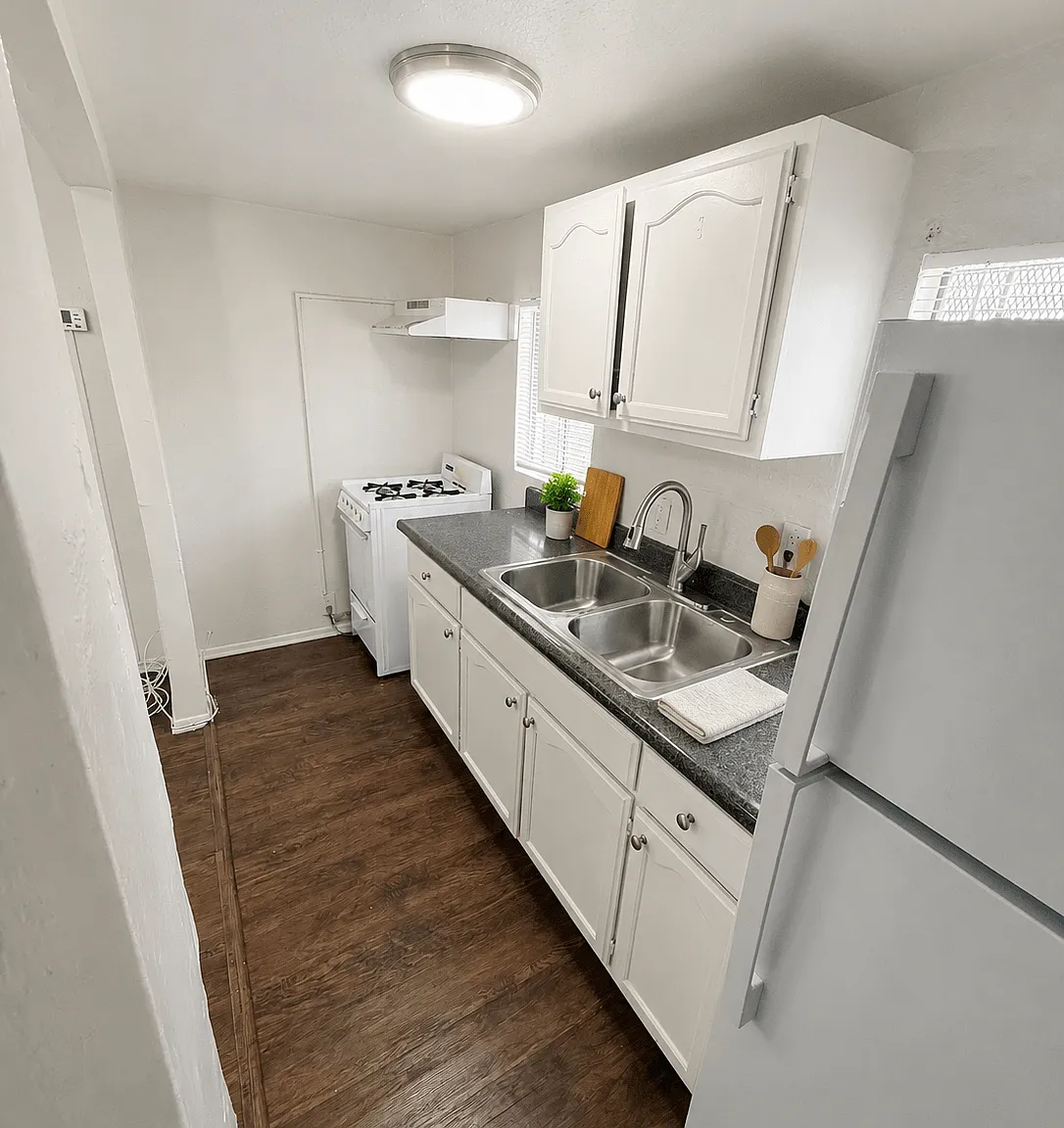2305 Lemon Ave. — Photo 2