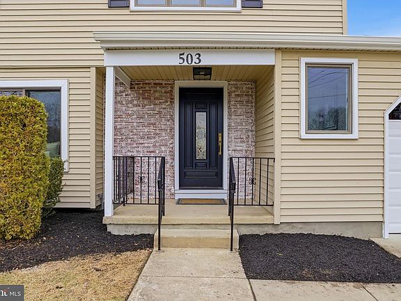 3rd image of 503 Valley Run Dr