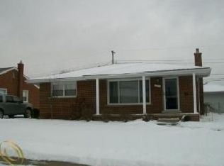 6454 Hawthorne St, Garden City, MI 48135
