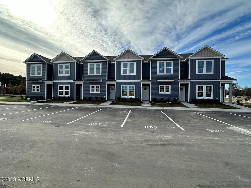 2nd image of 611 Jacks Crossing Drive