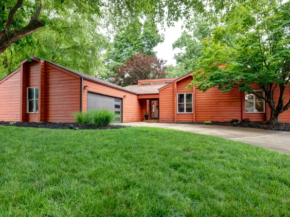4832 S Warwick Avenue, Springfield, MO 65804