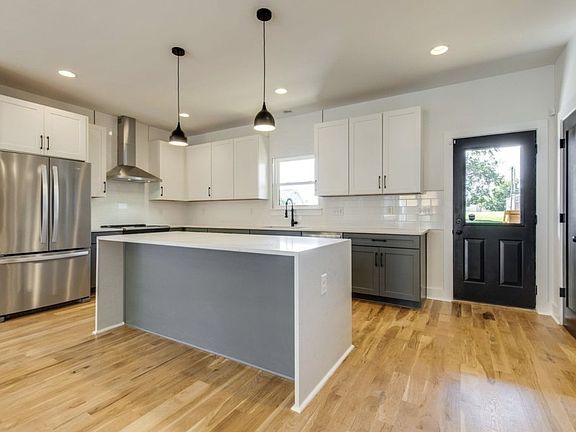 5th image of 2413B Booker St