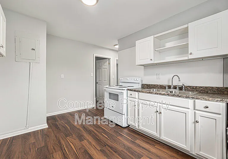 1624 19th St — Photo 3