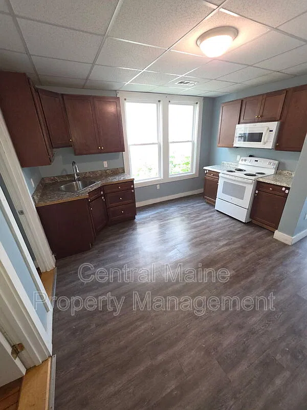 2 bed, 1.0 bath, $1,375 — Photo 1