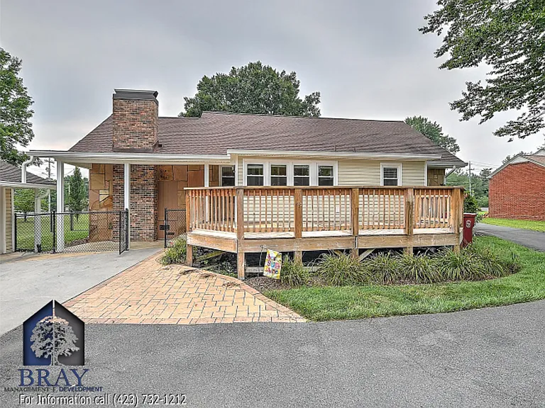 2833 W Walnut St — Photo 9