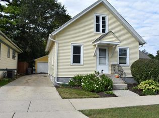 408 Jewett St, Elgin, IL 60123