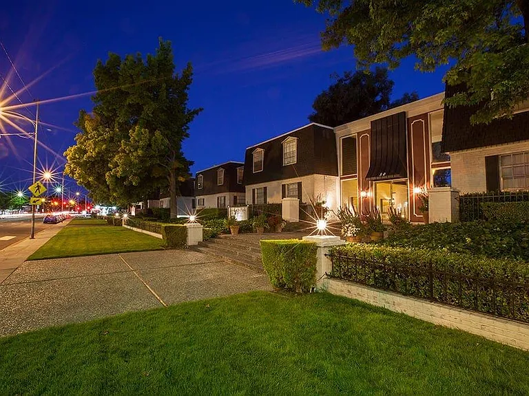 Normandy Park Apartments — Photo 2