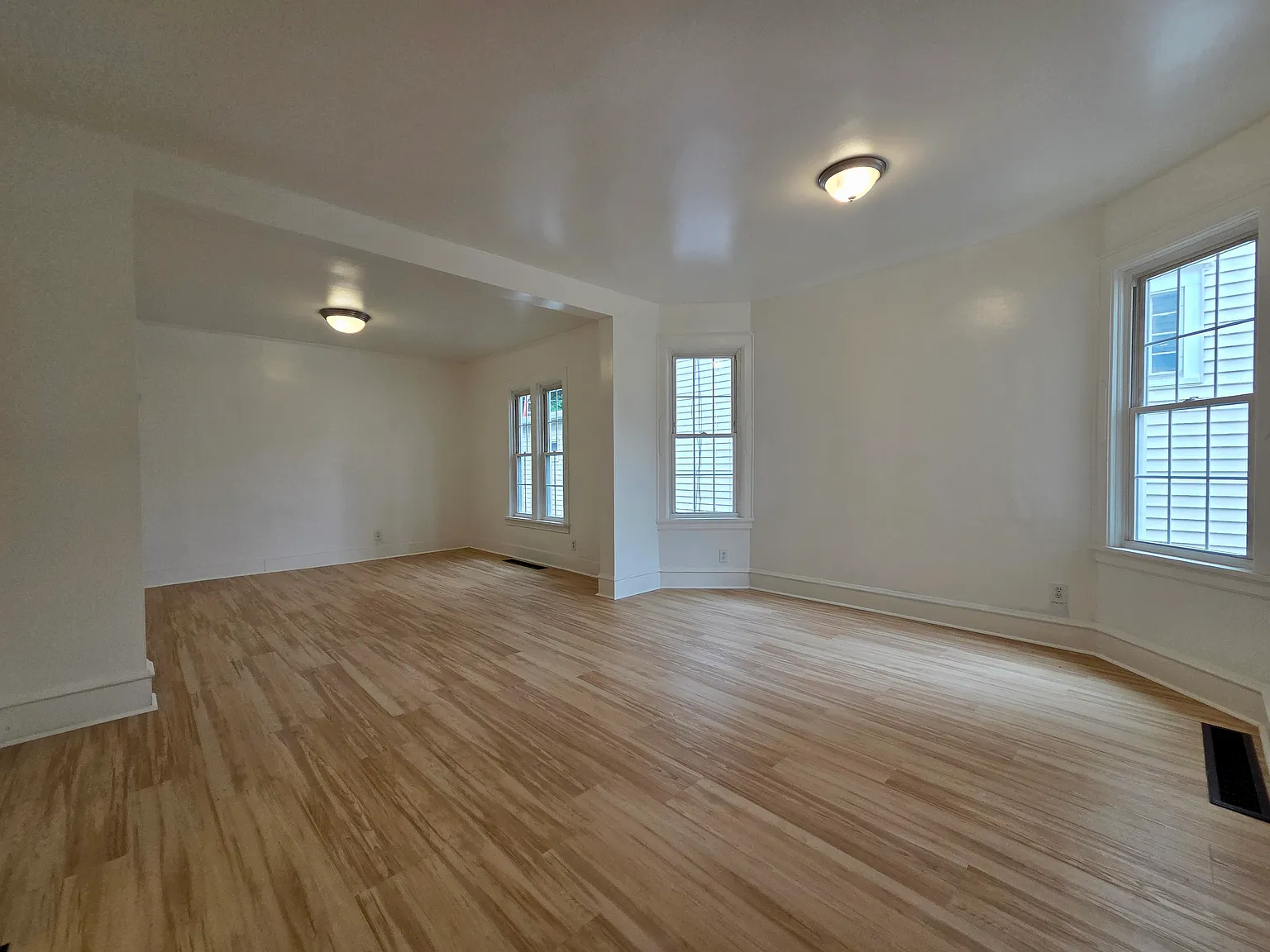 2 bed, 1100 sqft, $1,500 — Photo 1