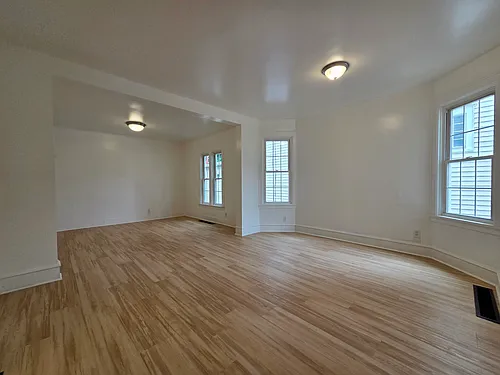 8 Brighton St Photo 1