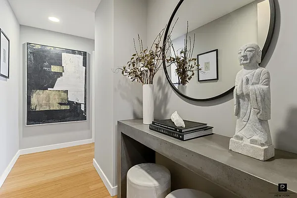 Sold by R New York | media 11