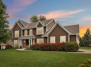 W151N10146 Windsong Cir W, Germantown, WI
