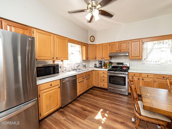 3rd image of 38 Walnut Street
