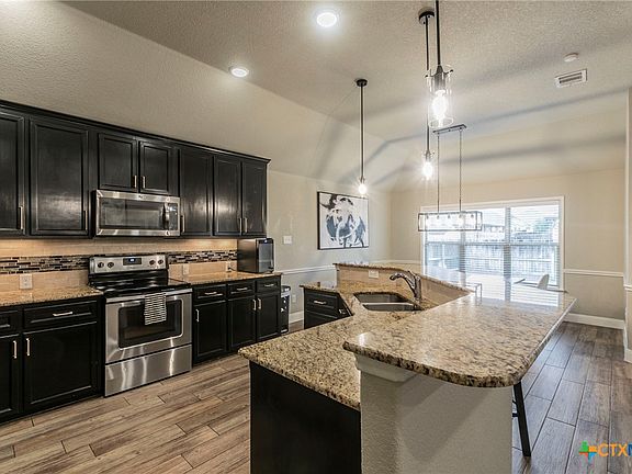 5th image of 2920 Crystal Ann Dr