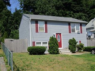 40 Summit Ave, West Warwick, RI 02893