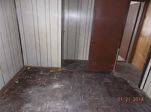 4th image of 2408 Eden Ln