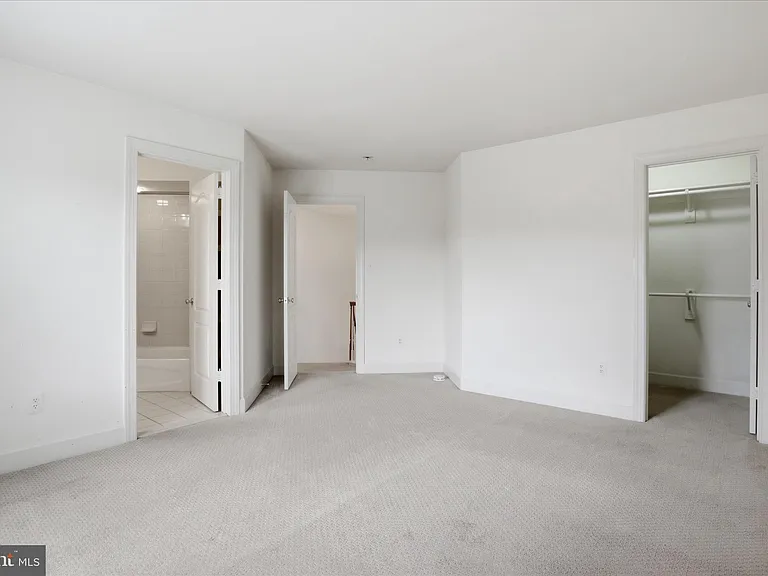 23059 Bronstein Ln — Photo 53