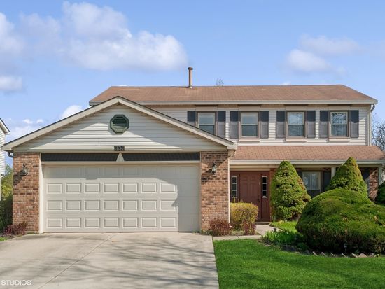 337 E Fox Hill Dr, Buffalo Grove, IL 60089