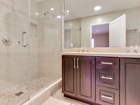 4th image of 508 Hill St APT 1