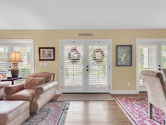 4th image of 853 Greens Ave