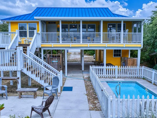 848 W Gulf Beach Dr, Eastpoint, FL 32328