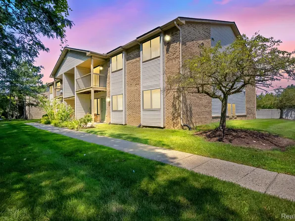24060 Middlebelt Rd Unit 27, Farmington Hills, MI 48336