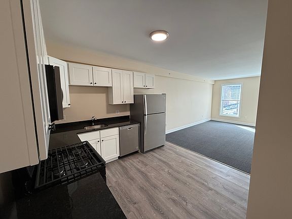 4th image of 115 Main St #21